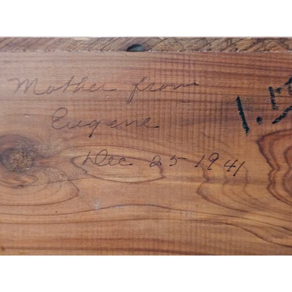 Vintage 1940s Cedar Sewing Box accordion lid - Picture 7 of 10